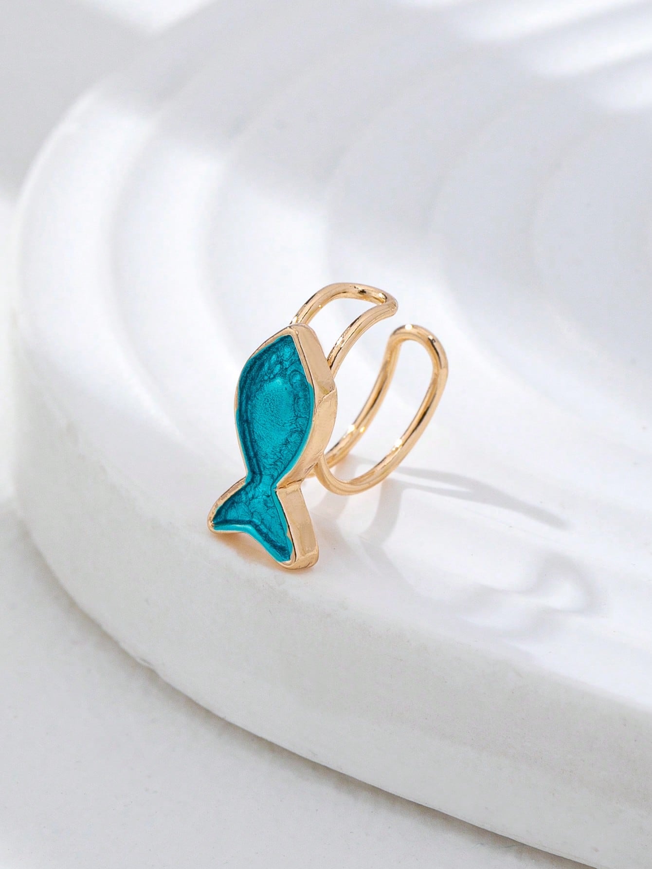 SHEIN 1pc Blue Enamel Fish Shaped Earrings - Summer Beach Style Jewelry For Women