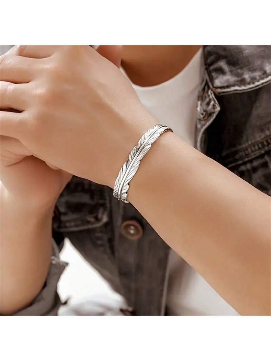 1pc Vintage Bohemian Style Feather Shaped Metal Bracelet