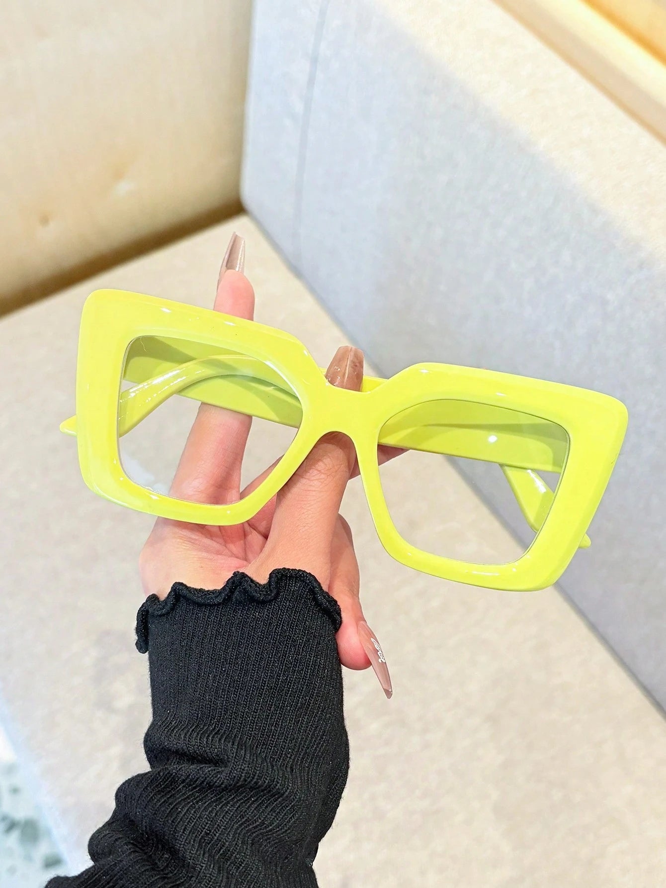 SHEIN 1pc Women's Fashionable Square Cat Eye Large Frame