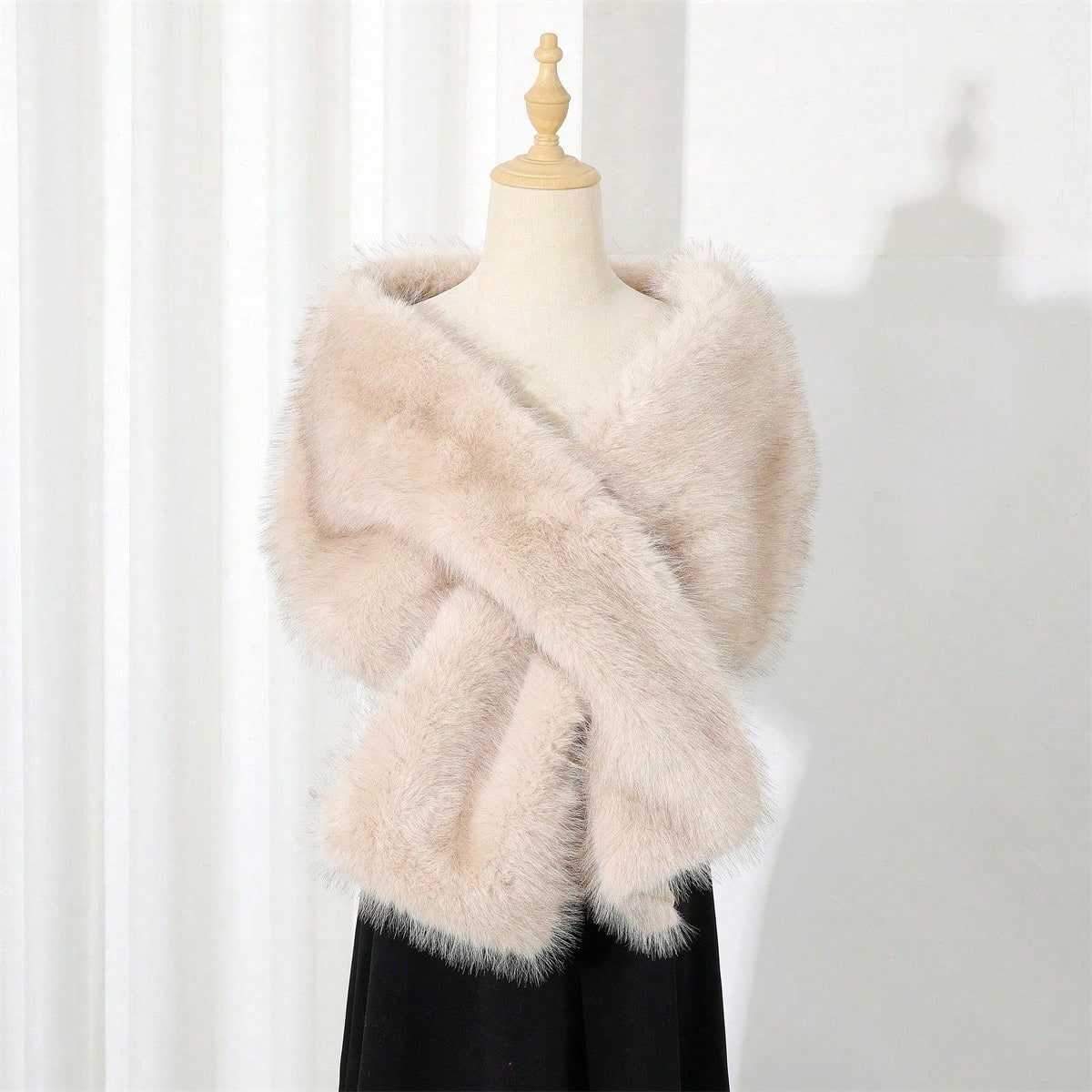 SHEIN 1pc Women's Versatile Faux Fur Shawl, Suitable For Autumn/Winter, Wedding Dress, Scarf