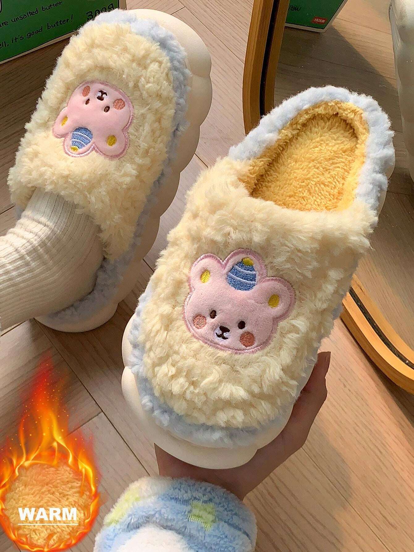 شبشب نسائي أنيق بكعب مسطح مزين بتفاصيل دب لطيف من SHEIN I6