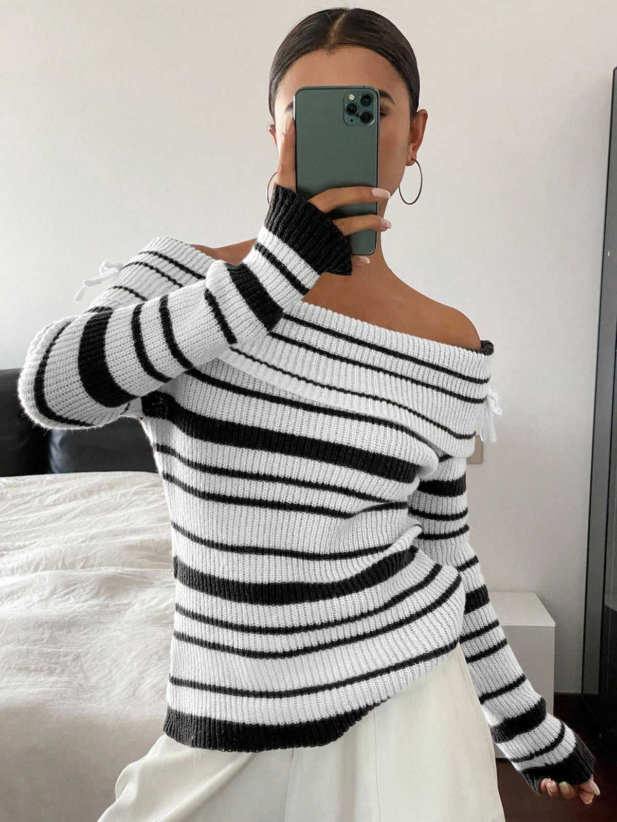 DAZY Women's Elegant Contrast Striped Off Shoulder Long Sleeve Fitted Sweater
