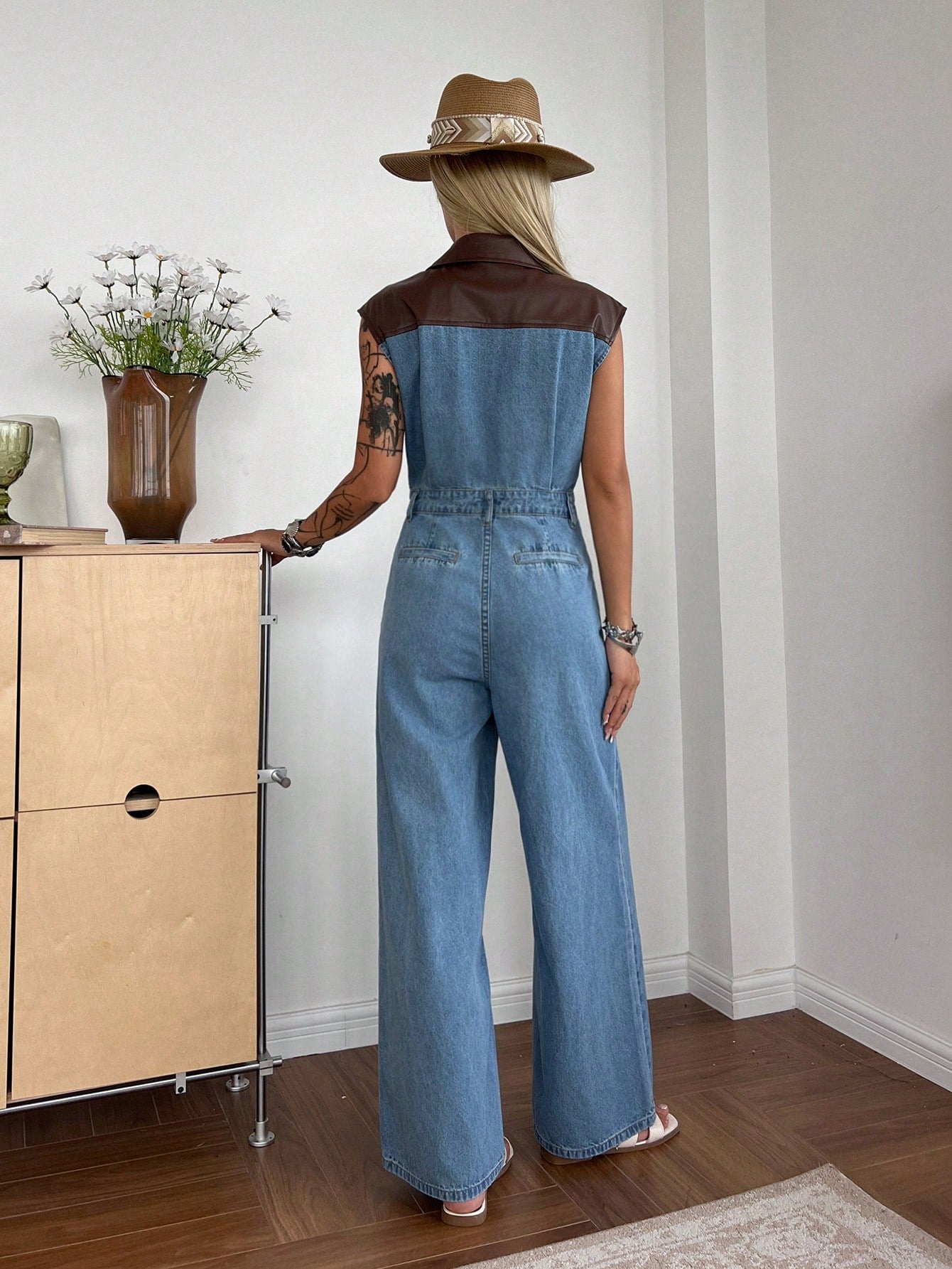 SHEIN DAZY Women's Casual Fashion Street Contrast PU Leather Sleeveless Cinched Waist Side Pocket Denim Jumpsuit