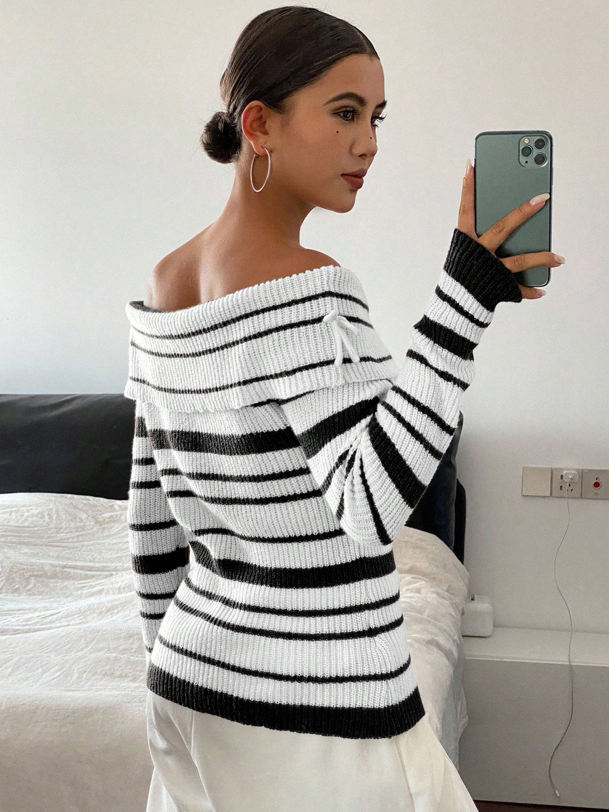 SHEIN DAZY Women's Elegant Contrast Striped Off Shoulder Long Sleeve Fitted Sweater