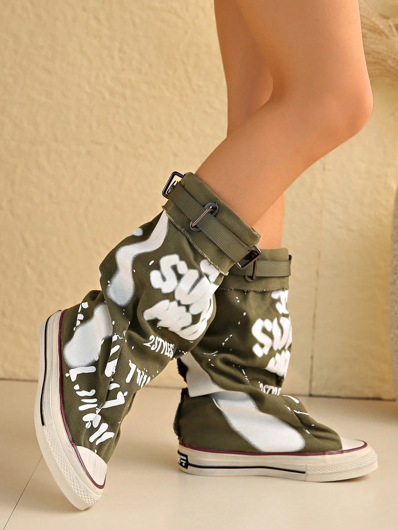 FallWinter Women's Gray Round Toe Thick Sole Flat Ankle Boots