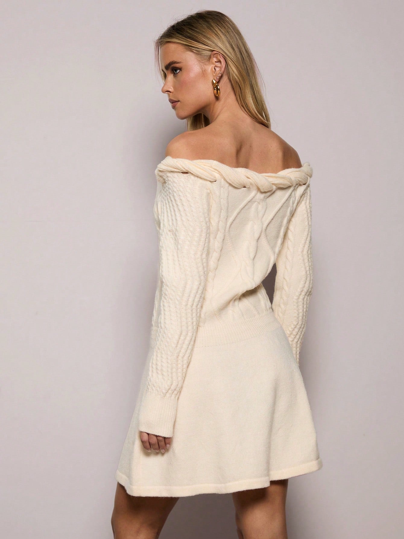 فستان قصير أنيق وعصري مكشوف الكتفين من SHEIN BAE للنساء D6A 