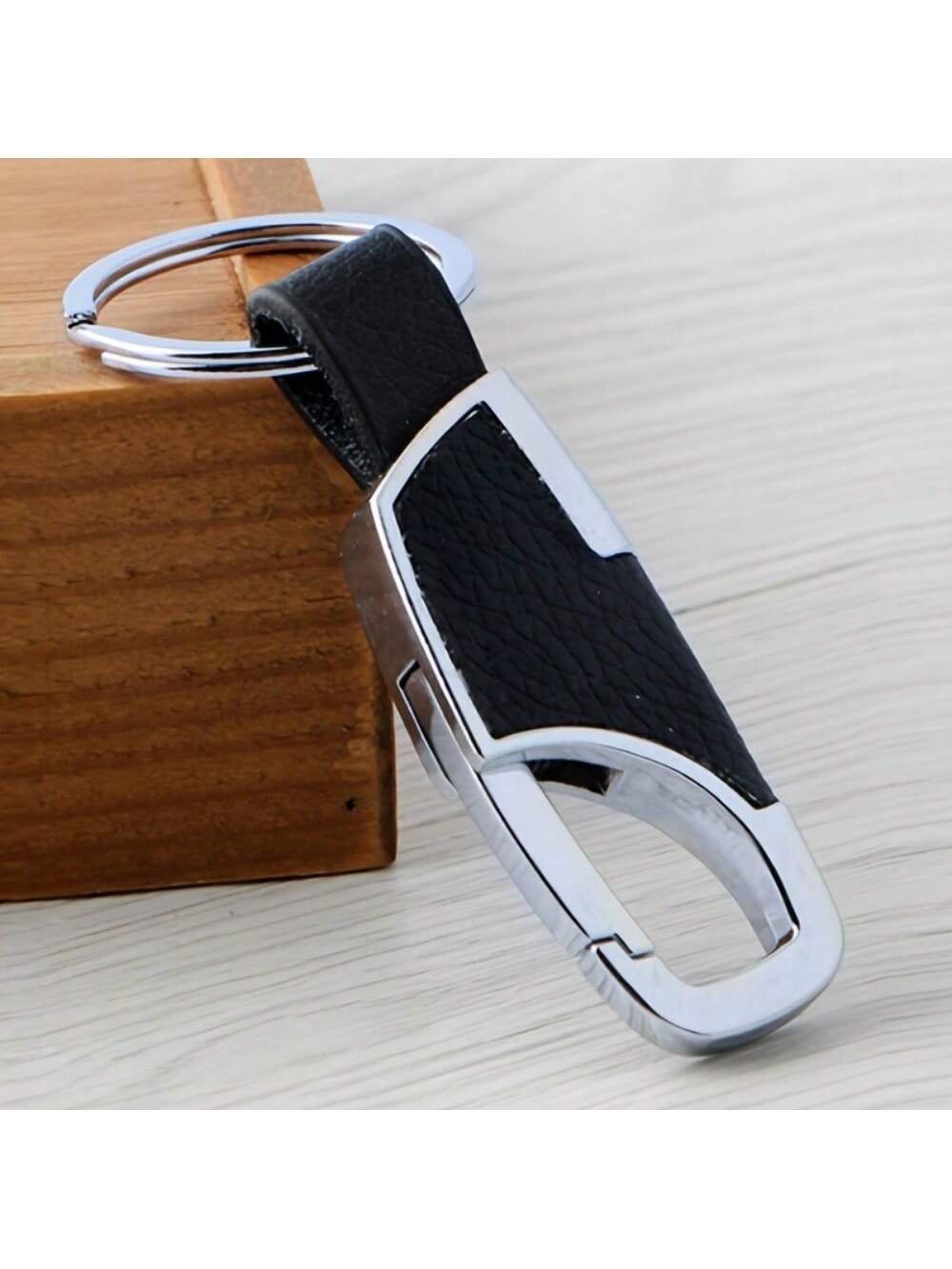 Key Keychain Shien SHEIN 1pc Men's Metal Leather Key Chain – PINK SHOP EG