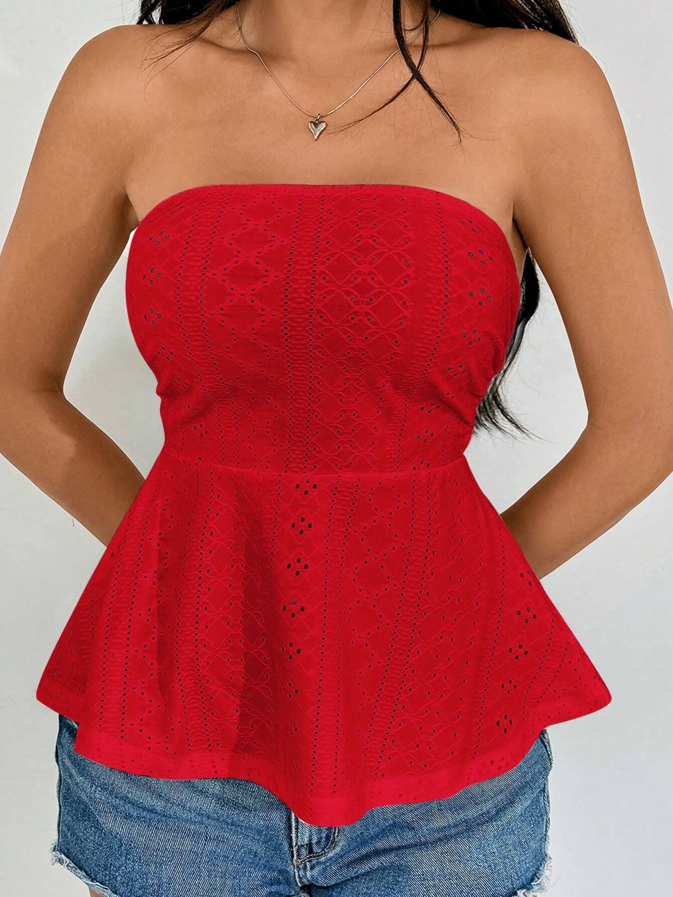 SHEIN EZwear بلوزة علوية قصيرة مكشكشة بحافة أنبوبية مطرزة بفتحات
