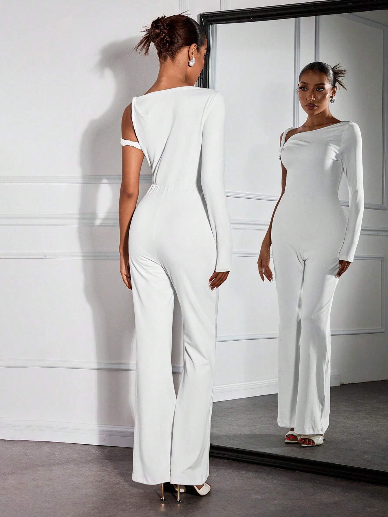 SHEIN SXY White Asymmetrical Shoulder Design Sexy Jumpsuits