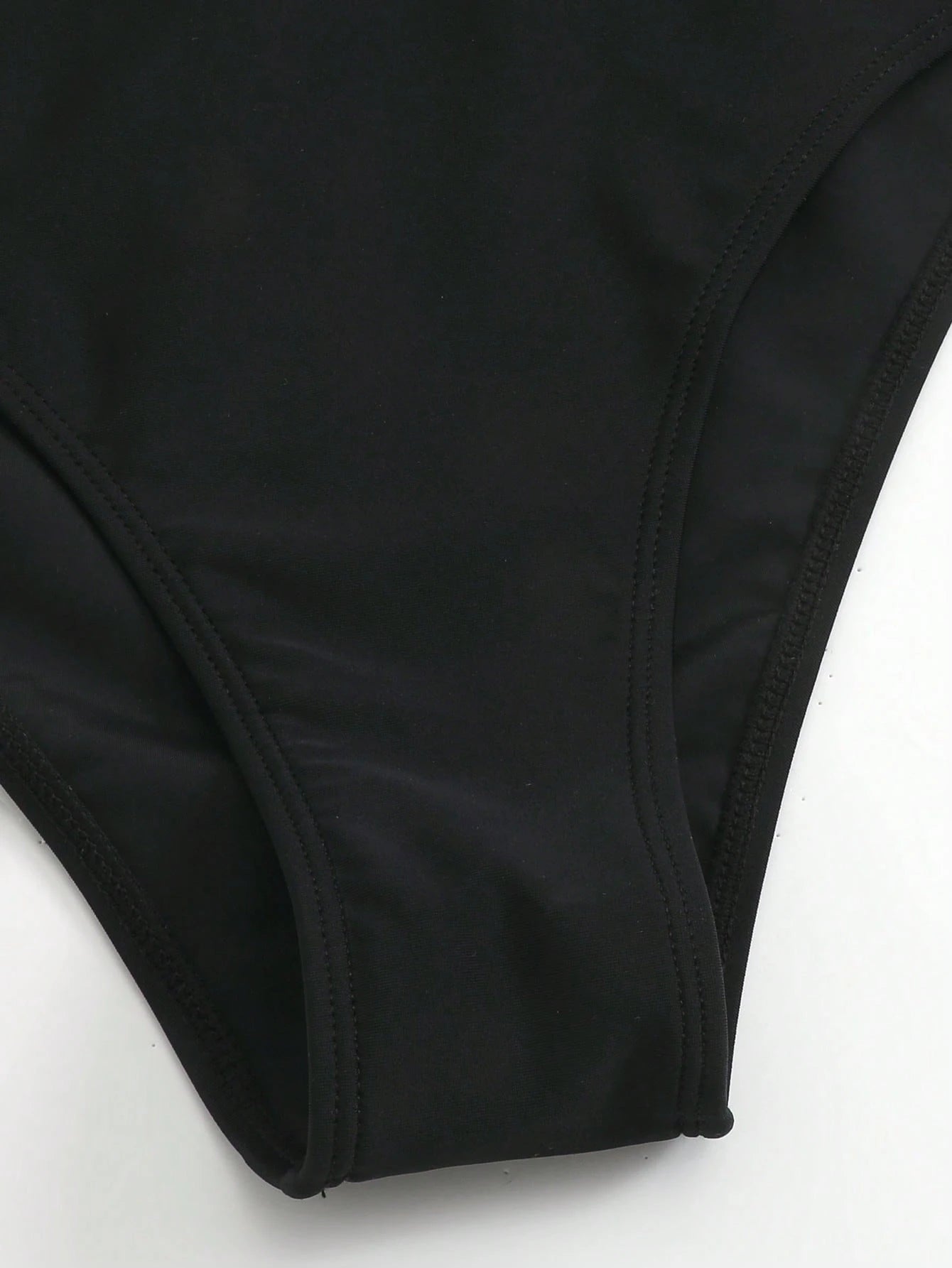 بدلة سباحة SHEIN Swim Lushoire Mature بلون سادة بقصة مفتوحة وتنورة قطعة واحدة