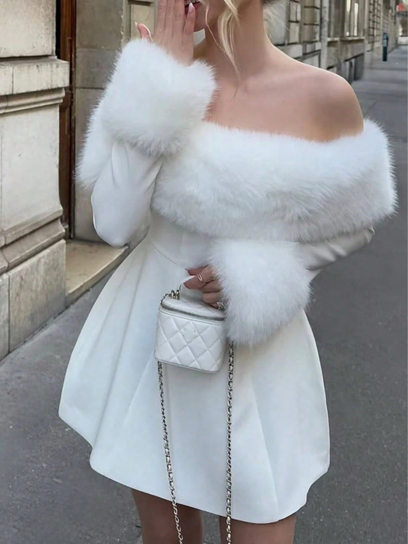فستان أنيق وجذاب من SHEIN للنساء، بلون موحد، بأكمام طويلة محبوكة وياقة من الفرو الصناعي، مناسب للعطلات، C4B