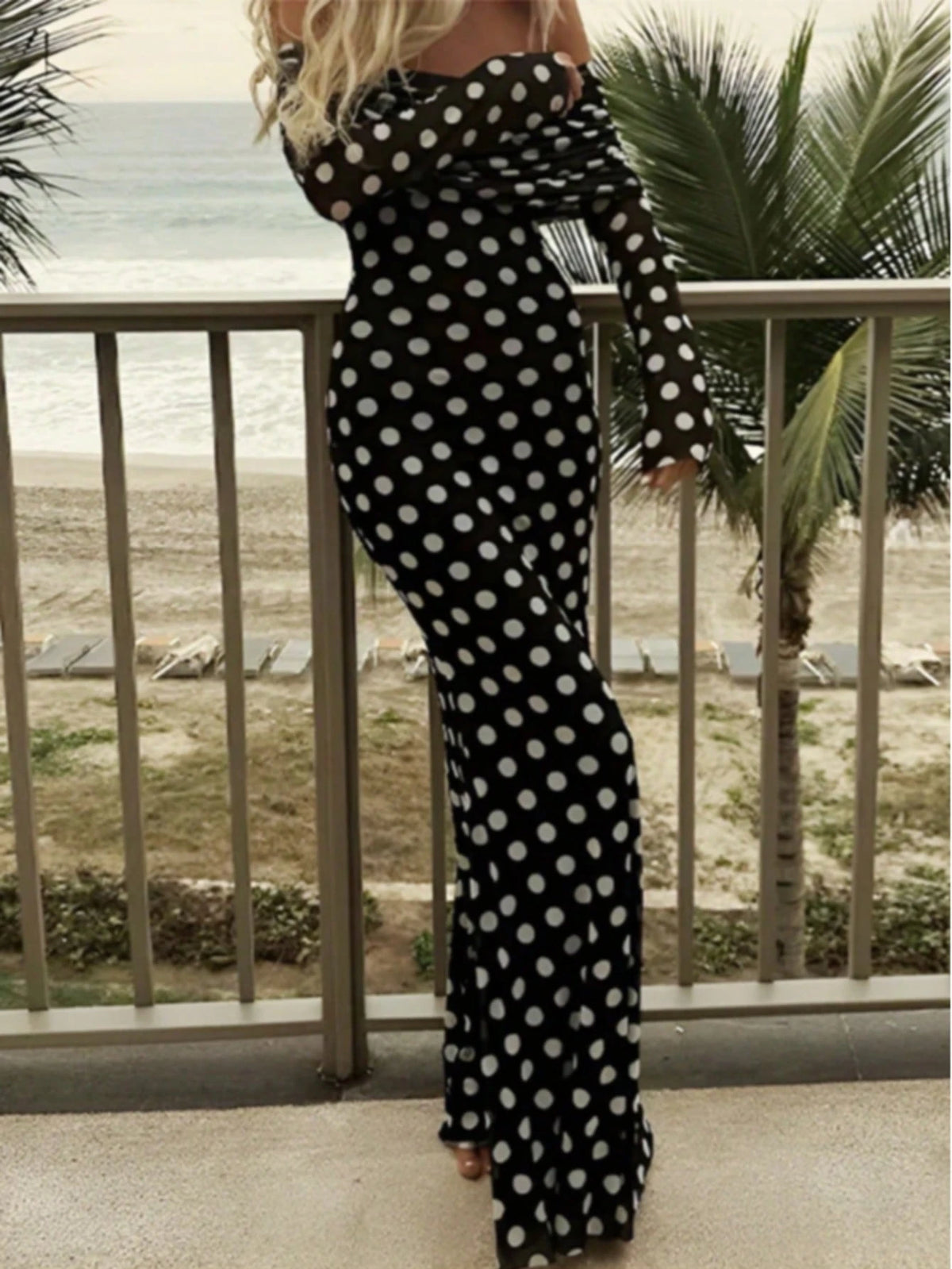 SHEIN Women's Young, Fashionable, Romantic, Elegant Long Sleeve Classic Polka Dot Pattern Off-Shoulder