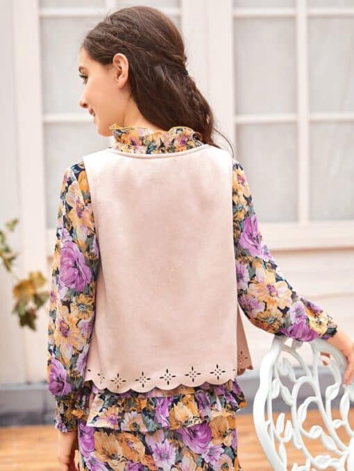 SHEIN Girls Scallop Edge Laser Cut Suede Vest - Image 2