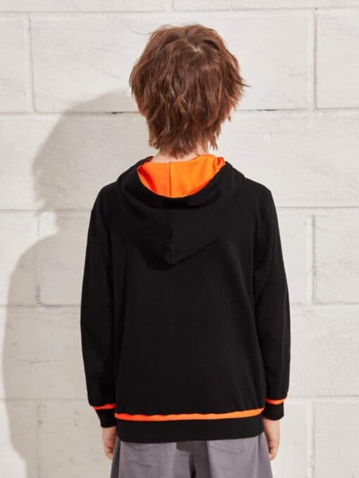 SHEIN Boys Letter Graphic Kangaroo Pocket Contrast Binding Hoodie - Image 2