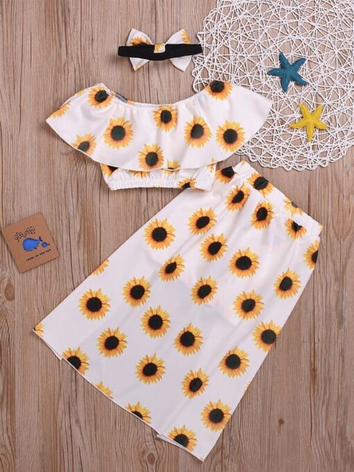SHEIN Toddler Girls Sunflower Bardot Top & Shorts & Headband - Image 3