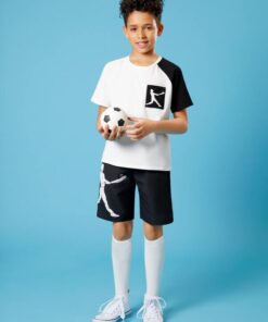 SHEIN Boys Figure Graphic Two Tone Tee & Shorts Set