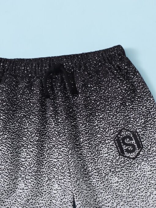 SHEIN Boys Graphic Print Ombre Shorts - Image 4