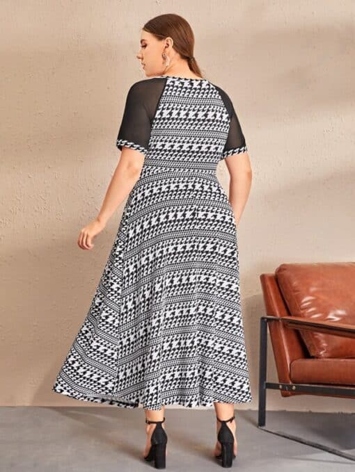 SHEIN Plus Sheer Mesh Insert Houndstooth Dress - Image 3