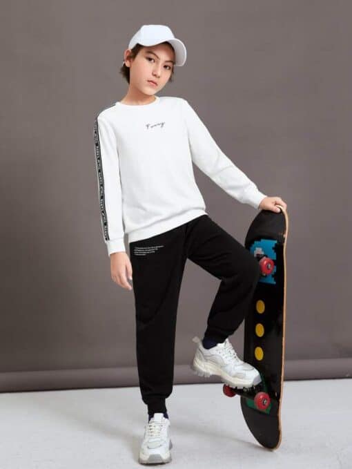 SHEIN Boys Letter Graphic Contrast Tape Pullover - Image 2