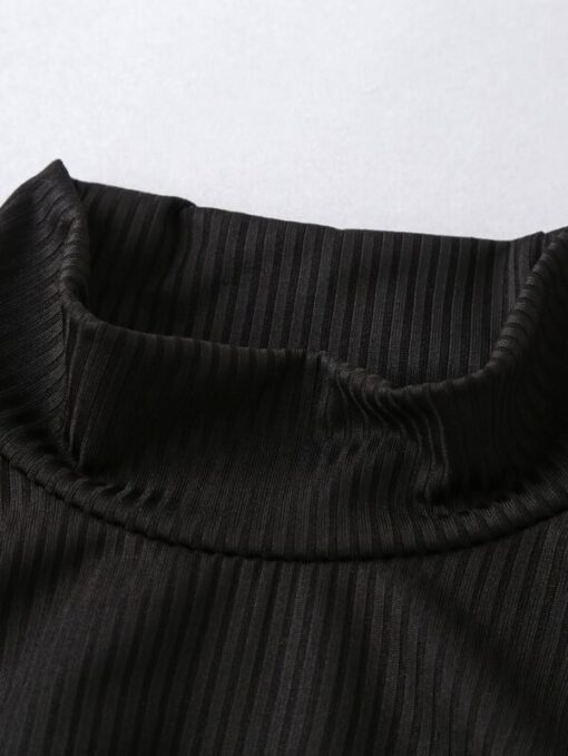 SHEIN Toddler Girls Ribbed Knit Stand Neck Top & Flap Pocket Belted Skirt - Image 3