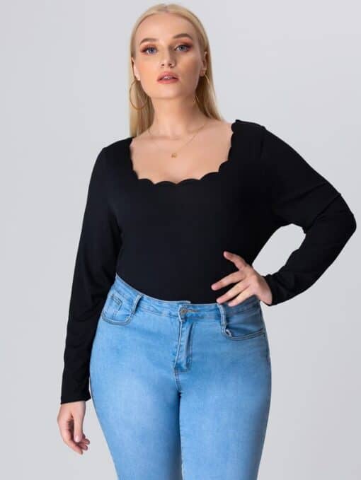 SHEIN Plus Solid Scallop Trim Bodysuit - Image 4