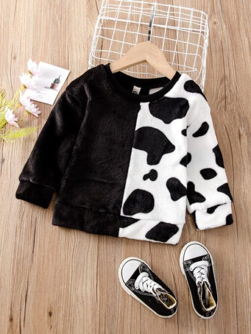 Shein Toddler Girls Contrast Cow Print Sweatshirt