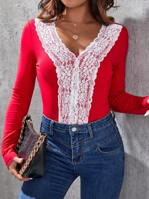 SHEIN Contrast Lace Scallop Trim Tee