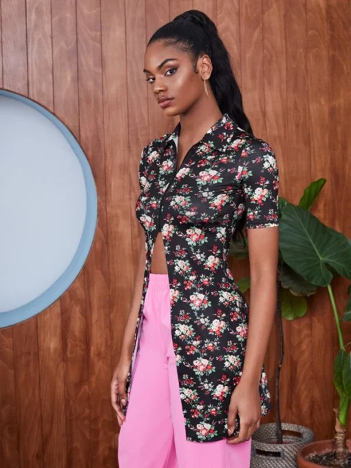 SHEIN Random Allover Floral Print Slit Front Blouse - Image 3