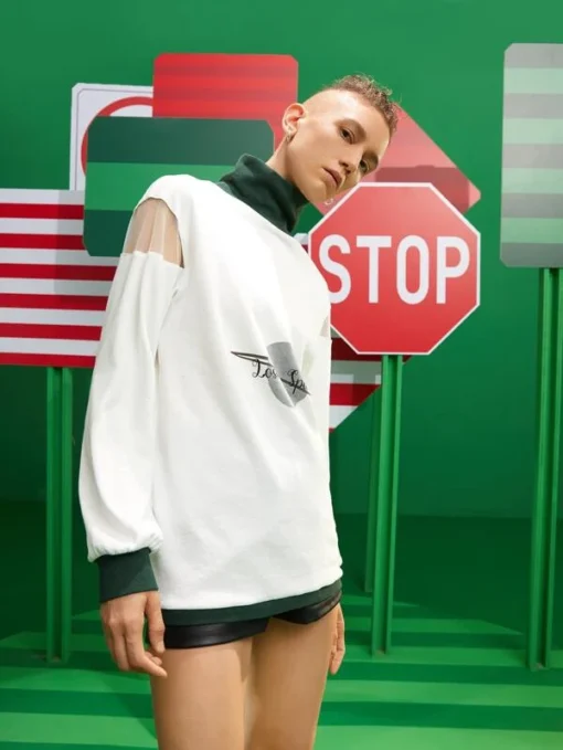 SHEIN X Romina Mesh Insert Letter & Colorblock Graphic High Neck Pullover - Image 4