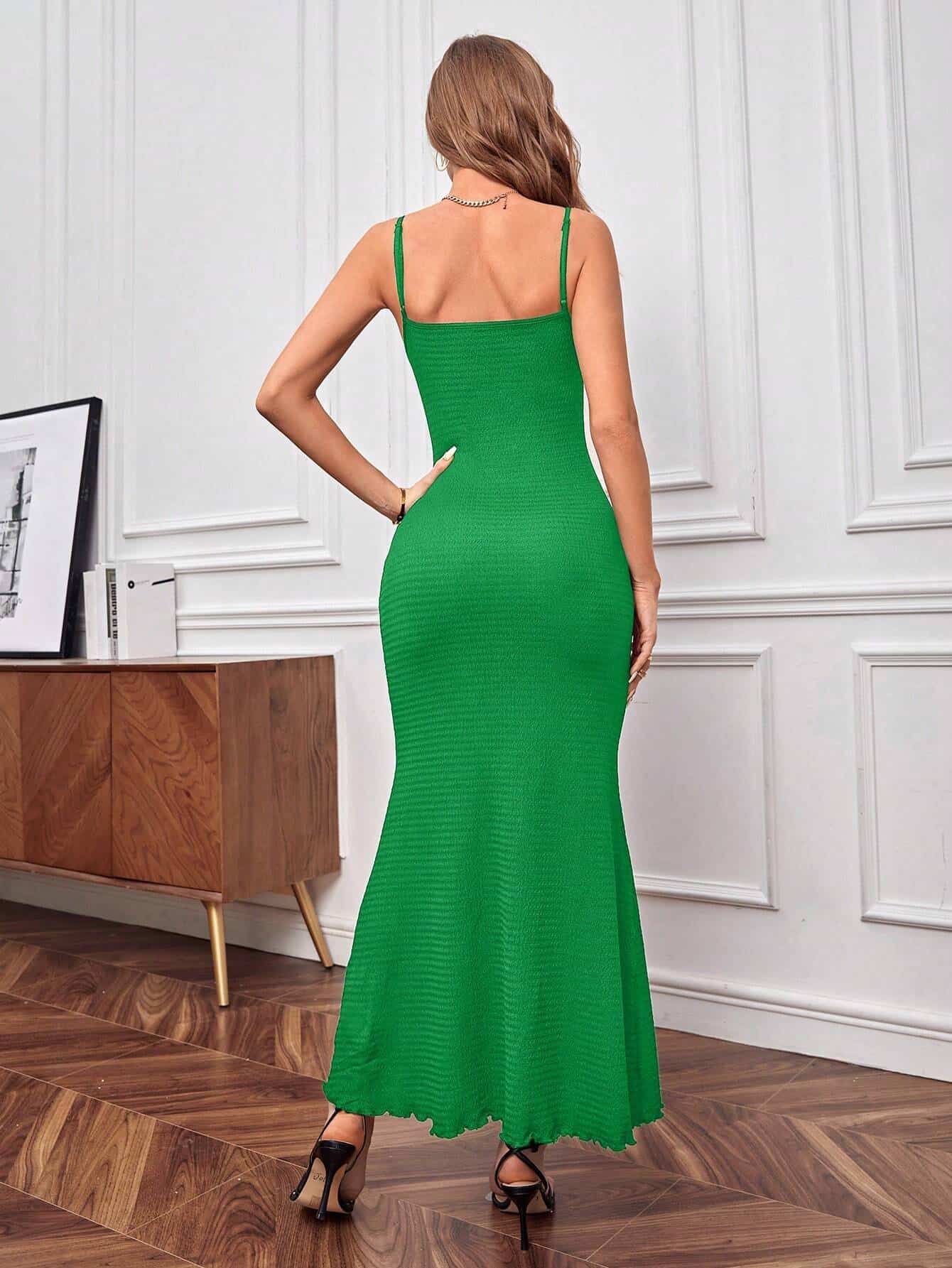 SHEIN Privé Solid Color Slim Fit Fish Tail Hem Cami Dress - Image 2