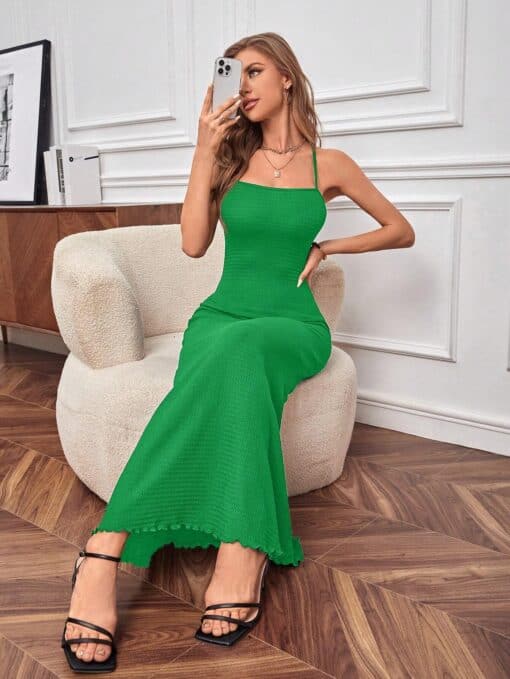 SHEIN Privé Solid Color Slim Fit Fish Tail Hem Cami Dress - Image 3