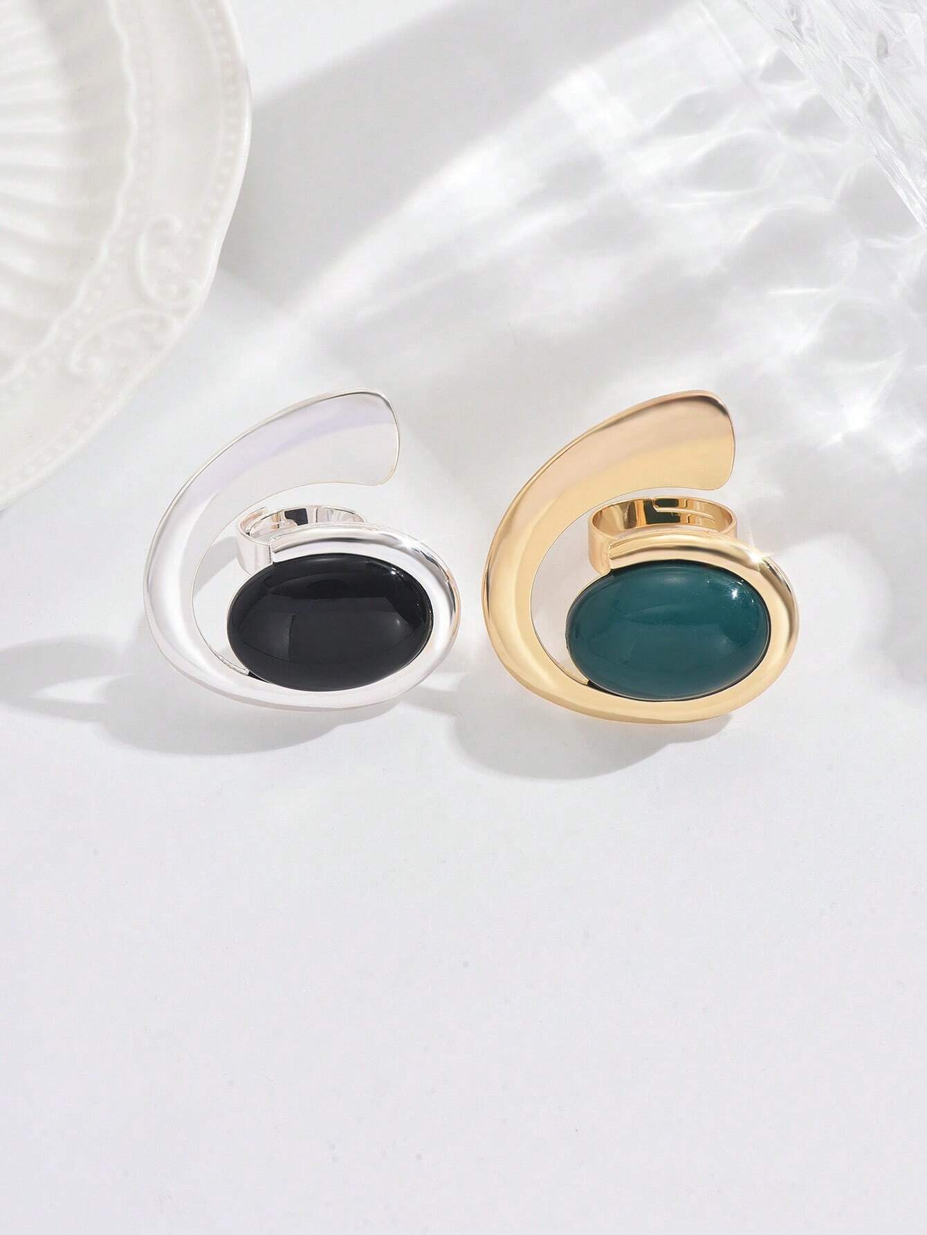 SHEIN 1pc Exaggerated Geometric Design Western Style Resin & Zinc Alloy Ring - Image 3