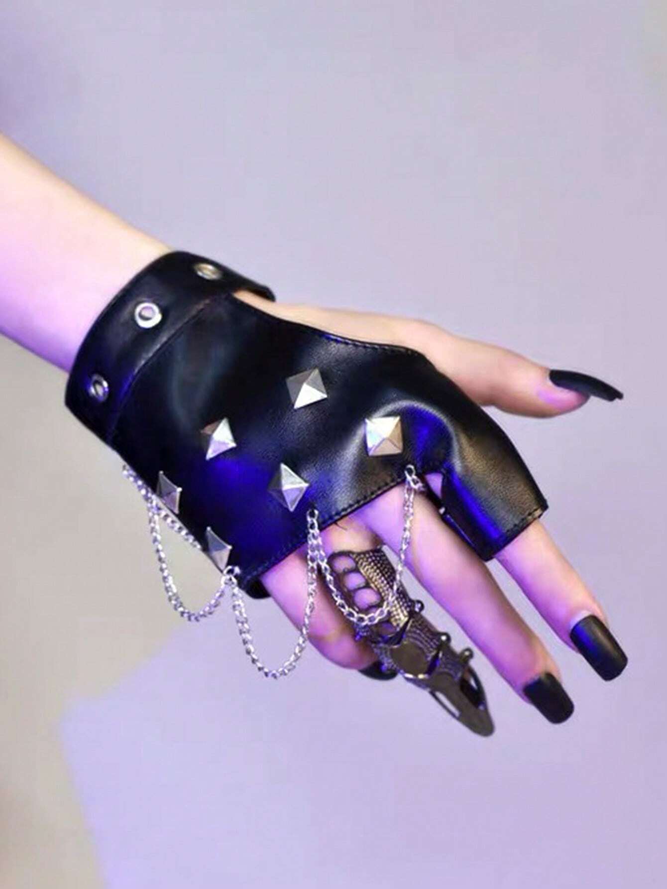 SHEIN 1pair Women Personality Lolita Gothic Retro Chain Fingerless Black Gloves - Image 4
