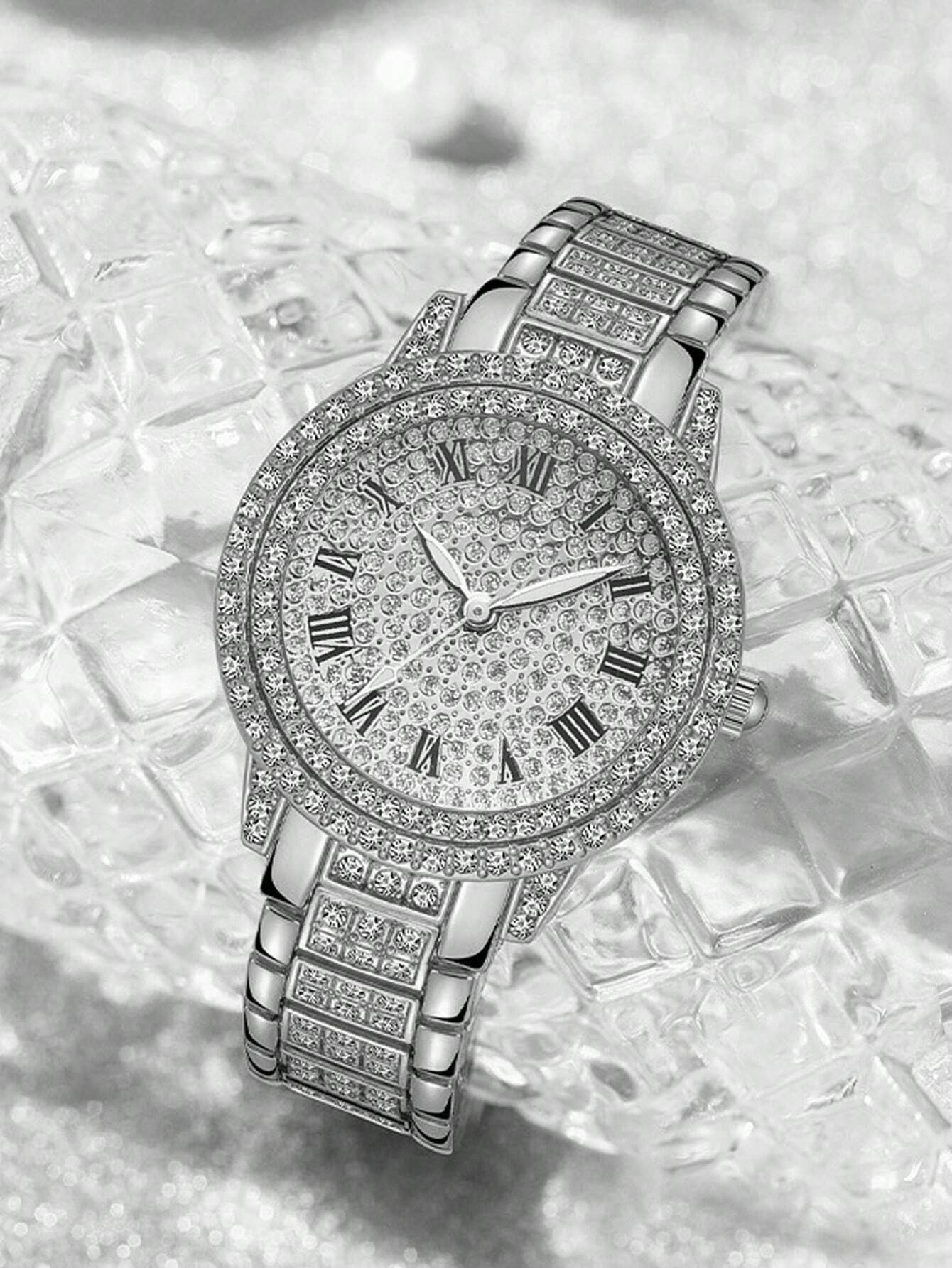 SHEIN 1pc Ladies Watch Women's Quartz Watch With Rhinestones