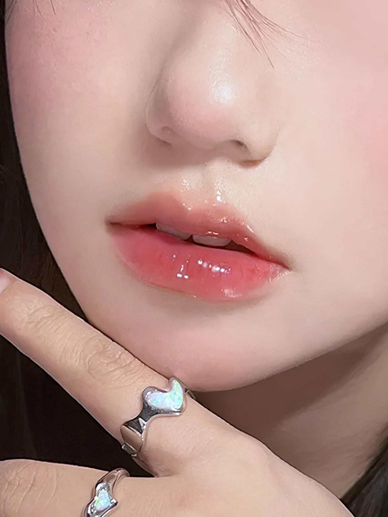 SHEIN 1pc Mirror-like Moisturizing Lip Glaze With Water Shine Texture Provides Nourishment, Resists Cup Marks - Image 3