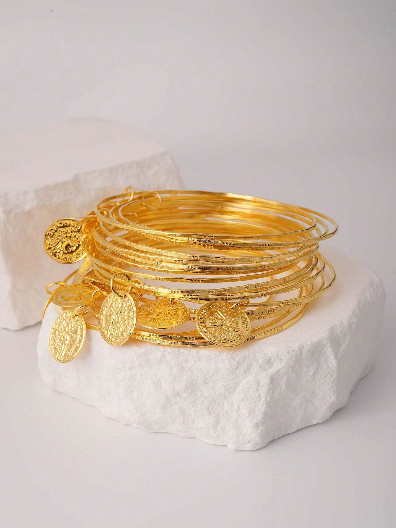 SHEIN 20pcs/Set Saudi Arabia Style Iron Alloy Round Pendant Bangle - Image 3