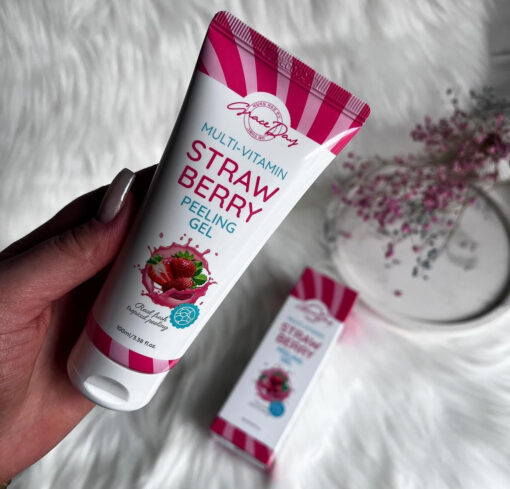 GRACE DAY Multi-Vitamin Strawberry Pelling Gel