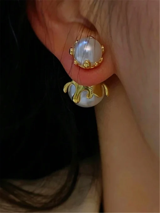 SHEIN 1 Pair Of Stylish Copper Metal Design Luxury Faux Pearl Earrings - Image 2