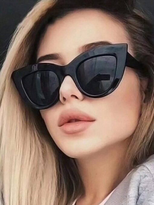 SHEIN 1pc Trendy New Retro Cat Eye Small Frame Fashion Glasses