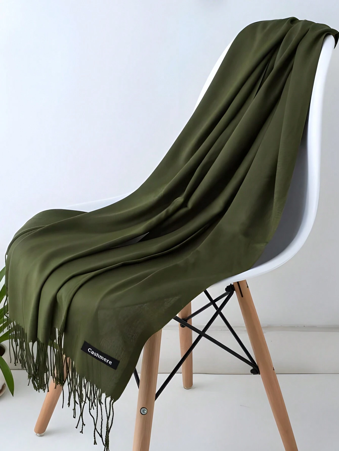 SHEIN 1pc Women Plus Size Thin Fringed Green Shawl, Elegant