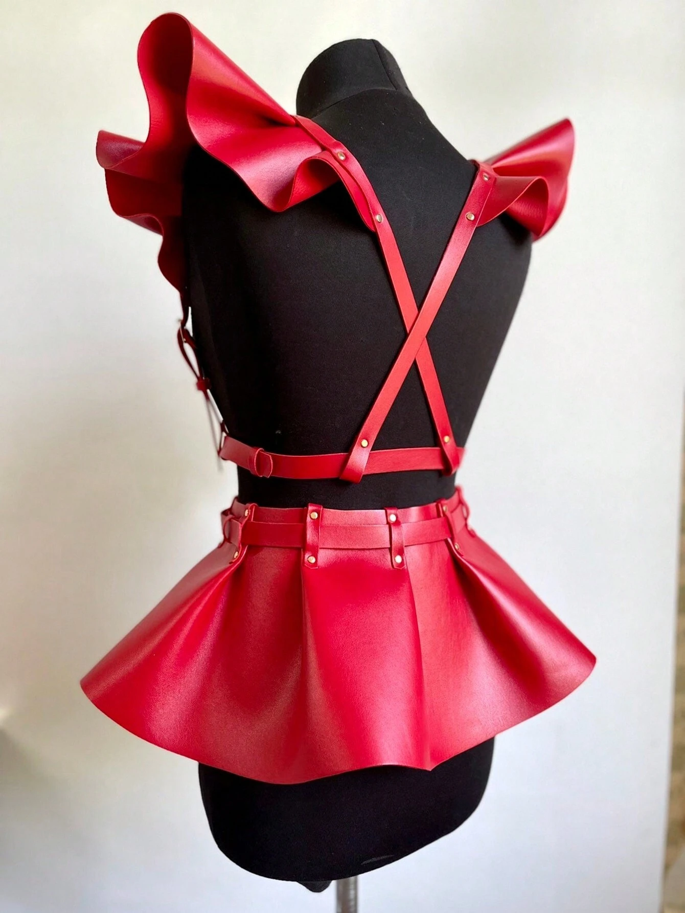 SHEIN 2pcs Punk Style Women Solid Frill Mini Skirt With Silver Rivet Decor - Image 2