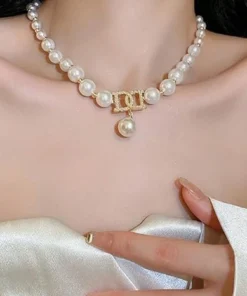SHEIN 3pcs Set Luxury Exaggerated Letter & Large Pearl Necklace Earrings