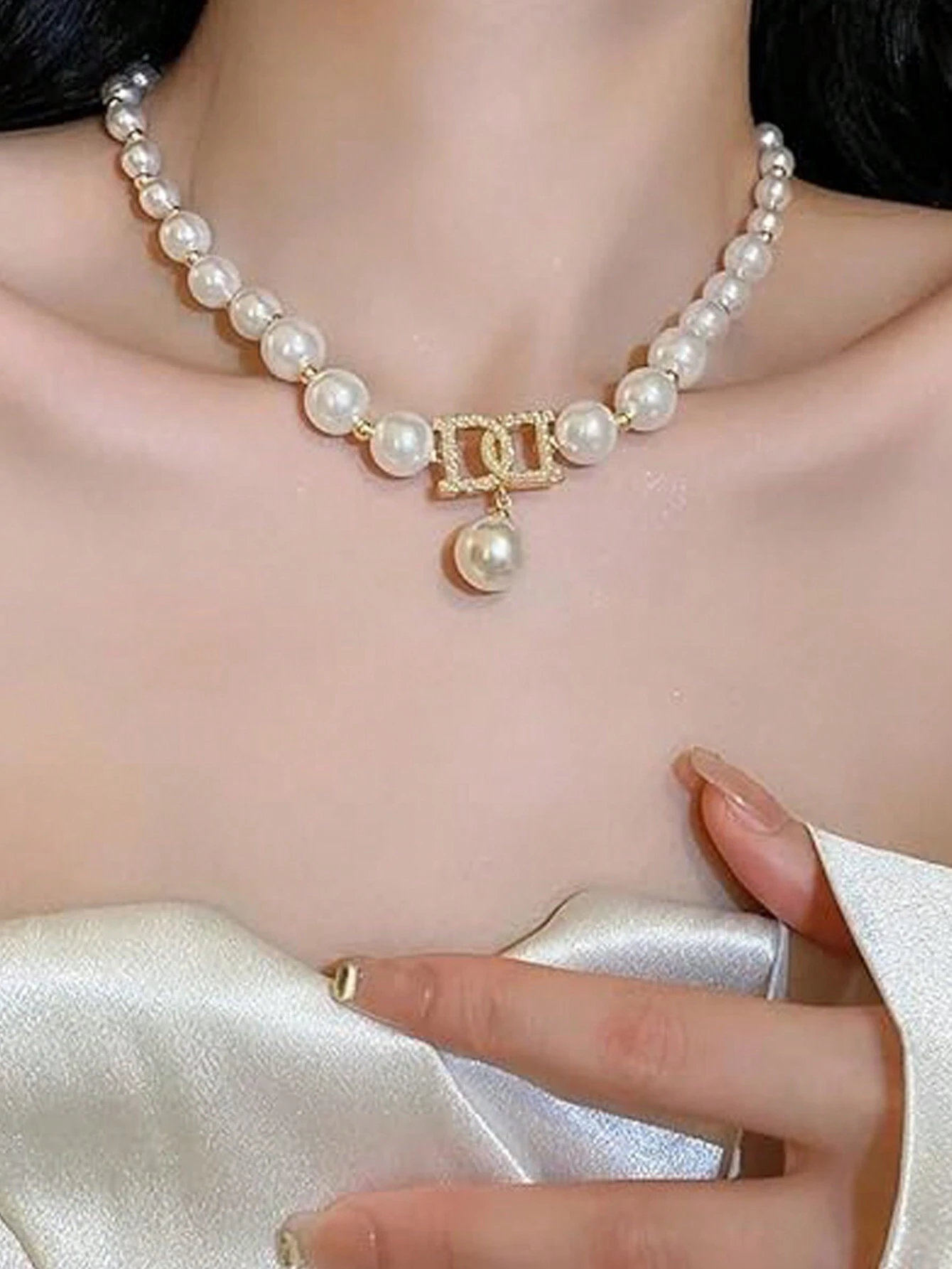 SHEIN 3pcs Set Luxury Exaggerated Letter & Large Pearl Necklace Earrings