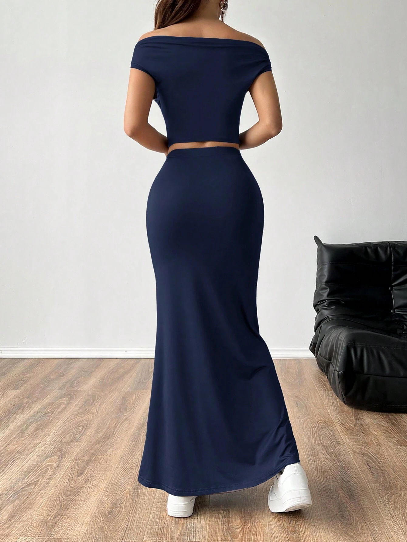 SHEIN EZwear Women Summer Solid Color Off Shoulder Slit Hem Slim Fit Top And Long Fish Tail Hem Casual Skirt Two-Piece - Image 2