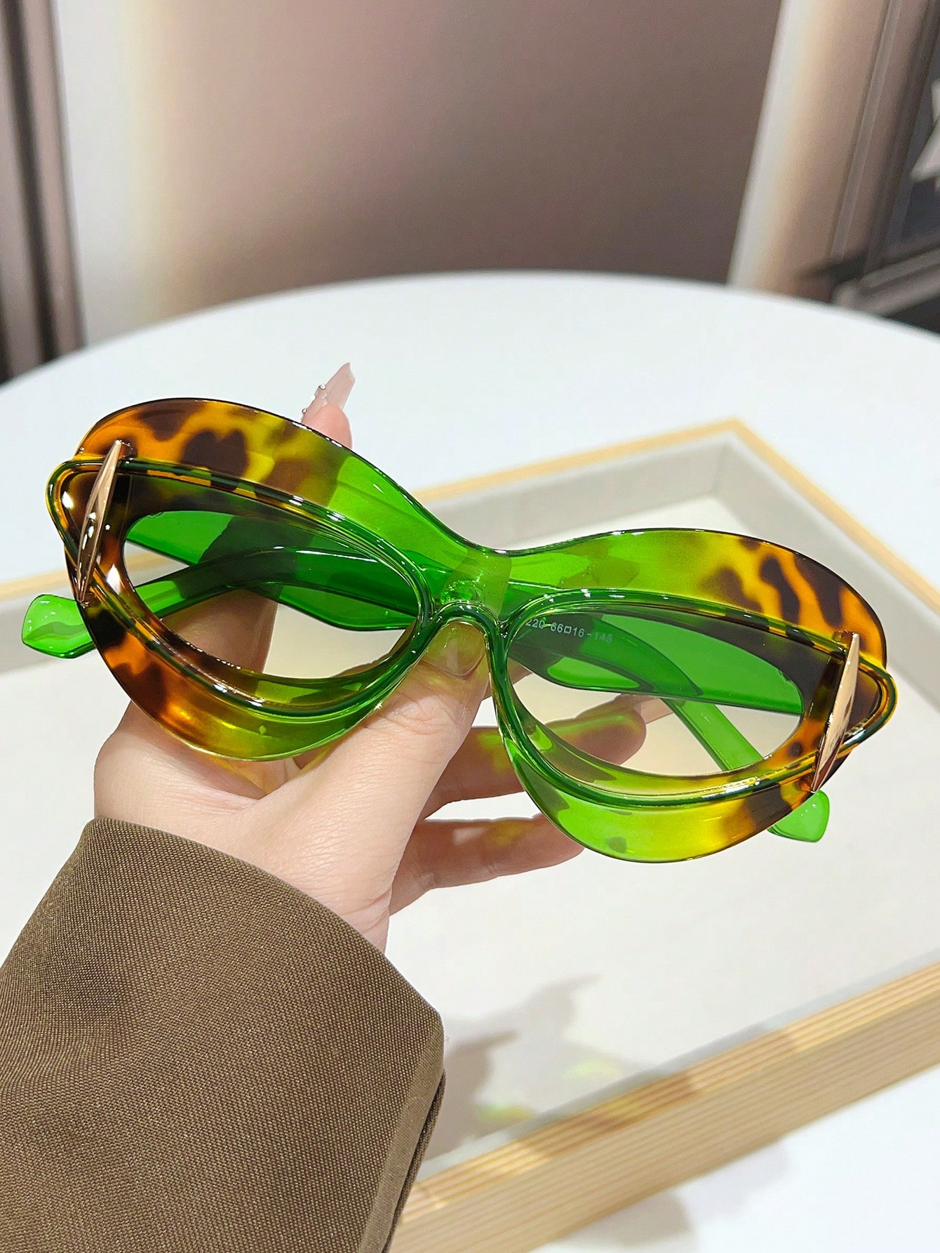 1pc Unisex Oval Thick Lip Y2K Retro Street Fashion