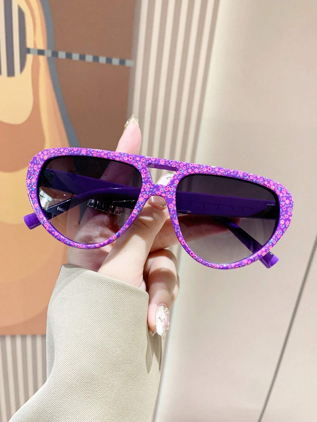 SHEIN Vintage Retro Pilot Style Plastic Fashion Glasses - Image 2