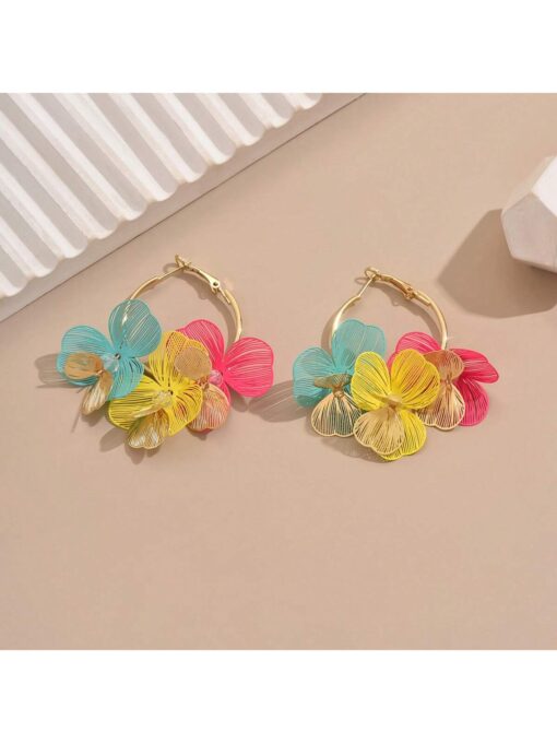 SHEIN 1 Pair Minimalist 3D Flower Earrings For Women - Image 2