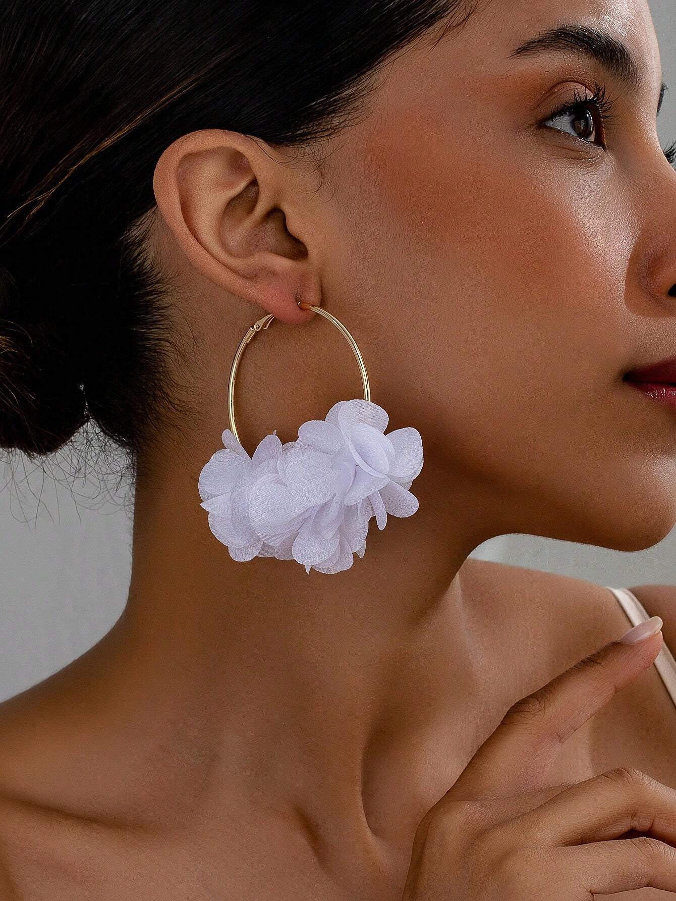 SHEIN 1pair Fashionable And Charming Floral Ear Hoops
