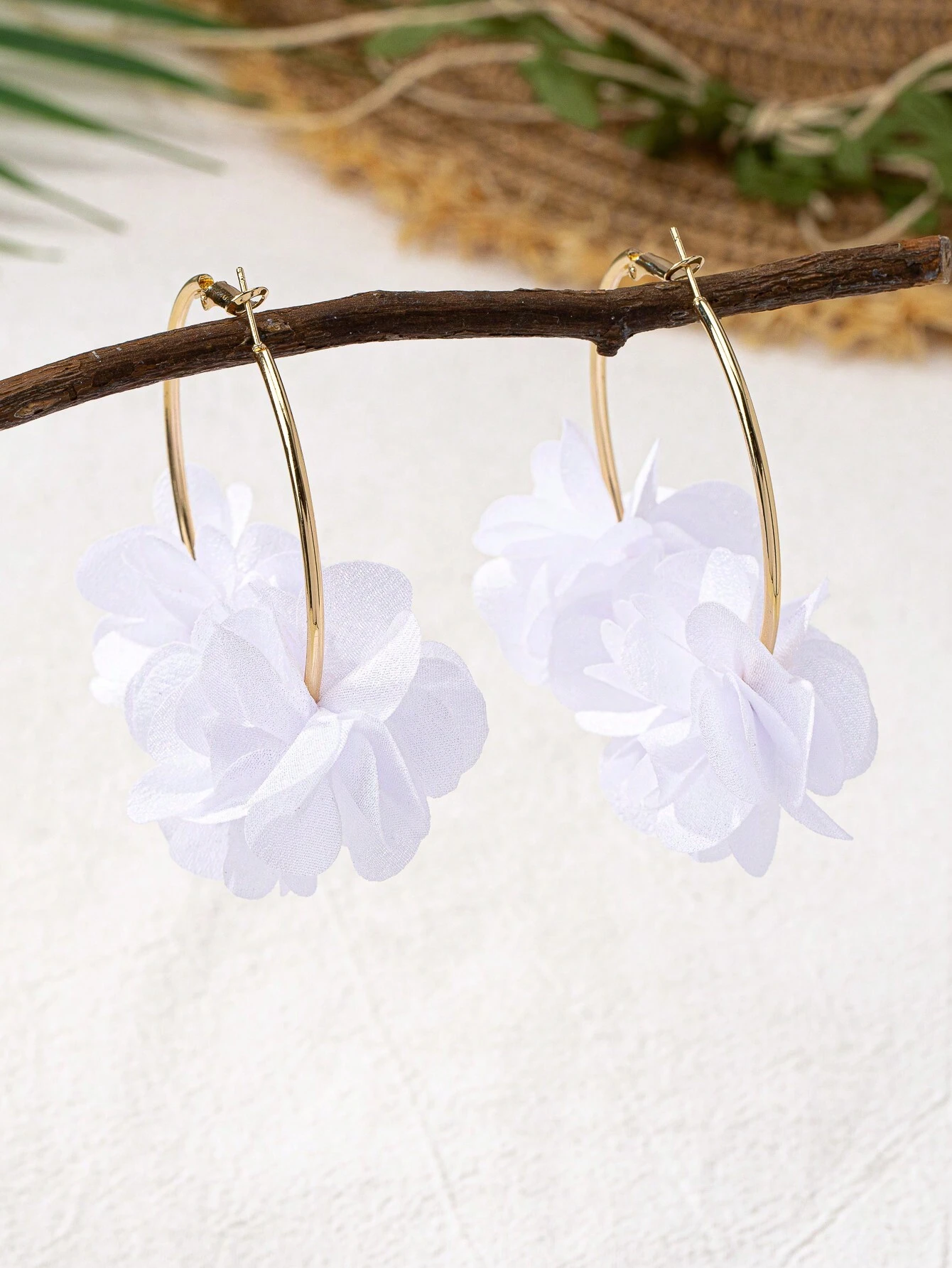 SHEIN 1pair Fashionable And Charming Floral Ear Hoops - Image 2