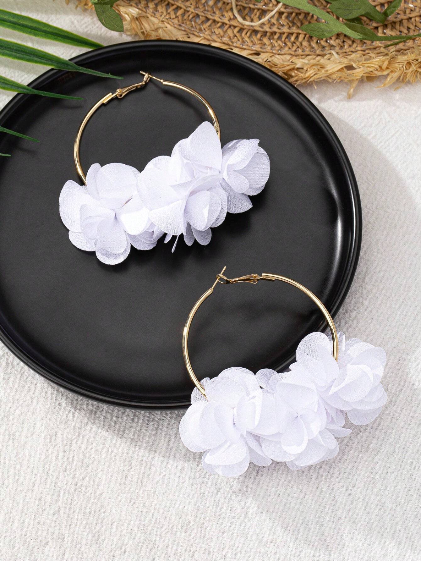 SHEIN 1pair Fashionable And Charming Floral Ear Hoops - Image 3